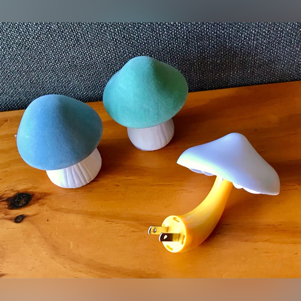 Mushroom Lot Light Detection Nite Lite Night Light & Felted Ceramic Toadstools - Picture 16 of 16